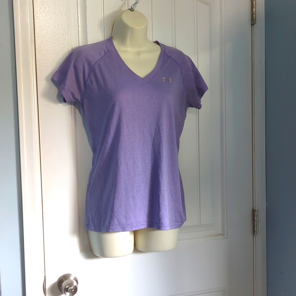 💜Under Armour Semi Fitted Tee💜